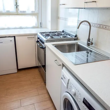 Trilocale Con Giardino E Posto Auto A - M152 * Marcelli