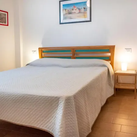 Lägenhet Trilocale Con Giardino E Posto Auto A - M152