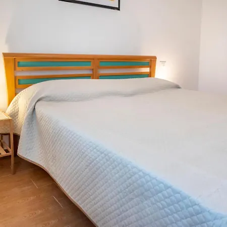 Trilocale Con Giardino E Posto Auto A - M152 * Marcelli