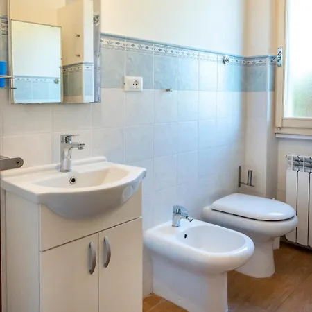 Trilocale Con Giardino E Posto Auto A - M152 *