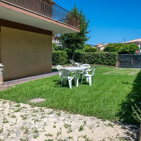 Trilocale Con Giardino E Posto Auto A - M152 * Marcelli